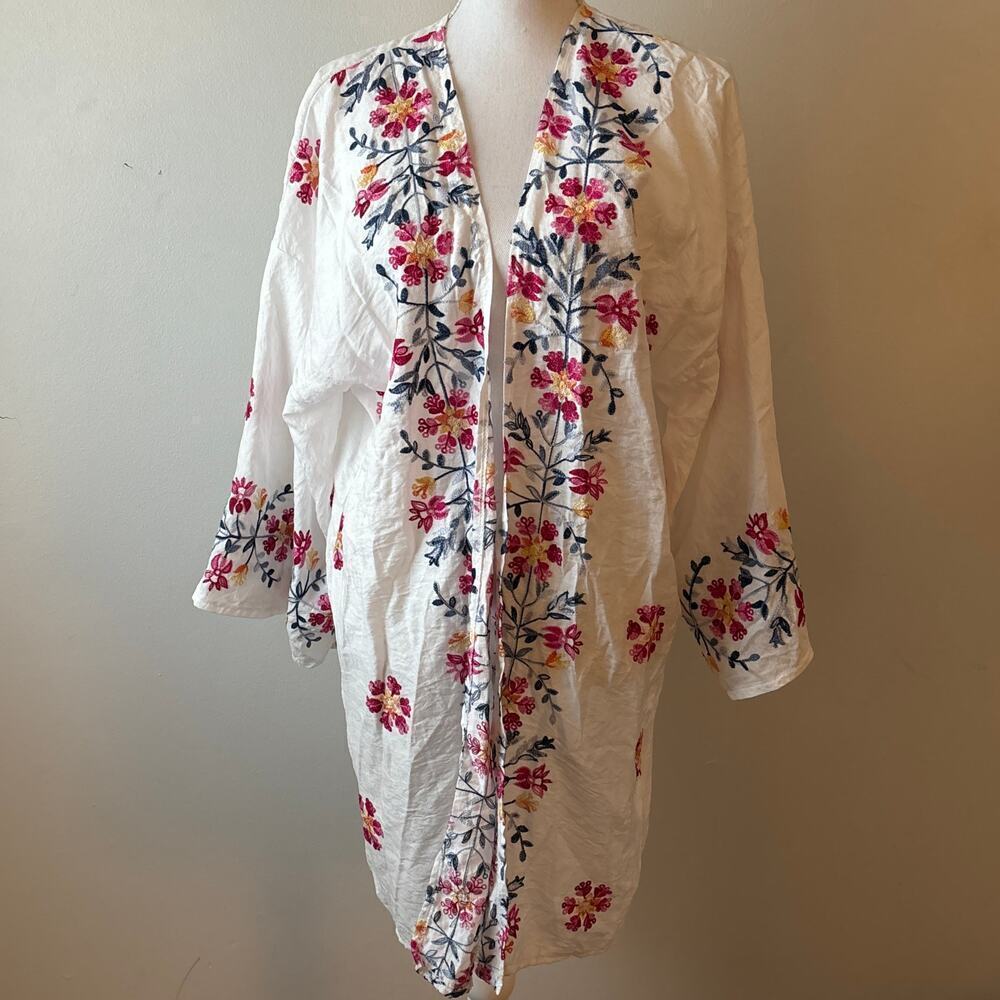 Kindred Embroidered Floral Kimono